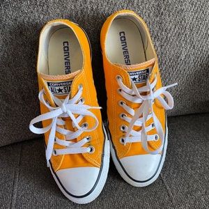 Converse All Stars size 7.5 women’s/5.5 men’s